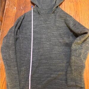 PAKA Hooded Sweater